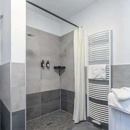 Business - Parkplatz - Wlan - Naehe Klinikum Zentral Appartement