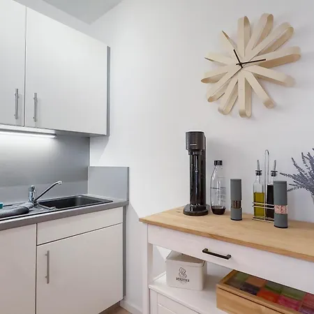 Business - Parkplatz - Wlan - Naehe Klinikum Zentral *