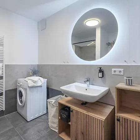 Design - Parkplatz - Wlan - Naehe Klinikum Zentral Apartament