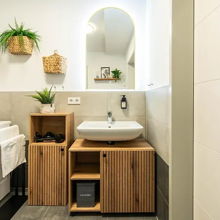 Apartment Design - Terrasse - Streaming - Privatparkplatz - Klinikum - Uni - Zentral *