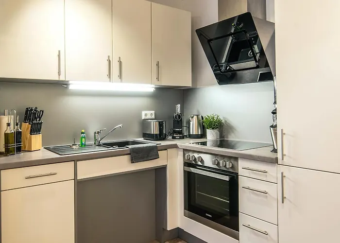 Business - Parkplatz - Wlan - Naehe Klinikum Zentral * Erfurt